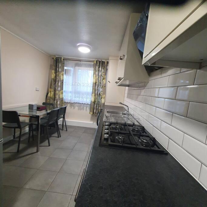 Apartamento 3Beds Family Friendly In London With Good Transport Links Exterior foto